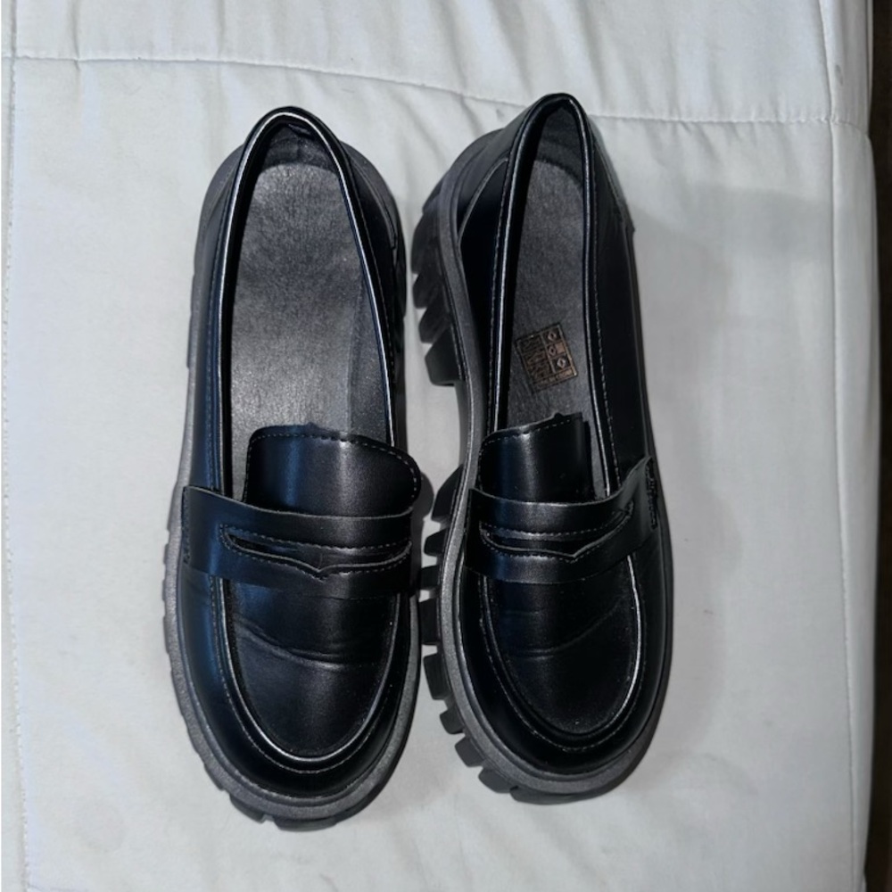 Women’s Platform Slip-On Loafers.